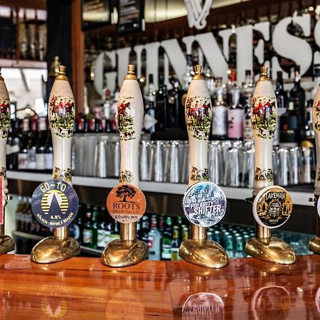 Rutland Arms Inn Уонгануи Экстерьер фото