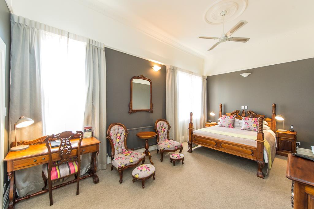 Rutland Arms Inn Уонгануи Экстерьер фото