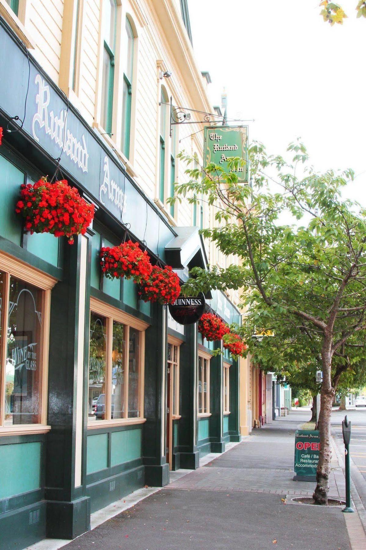 Rutland Arms Inn Уонгануи Экстерьер фото