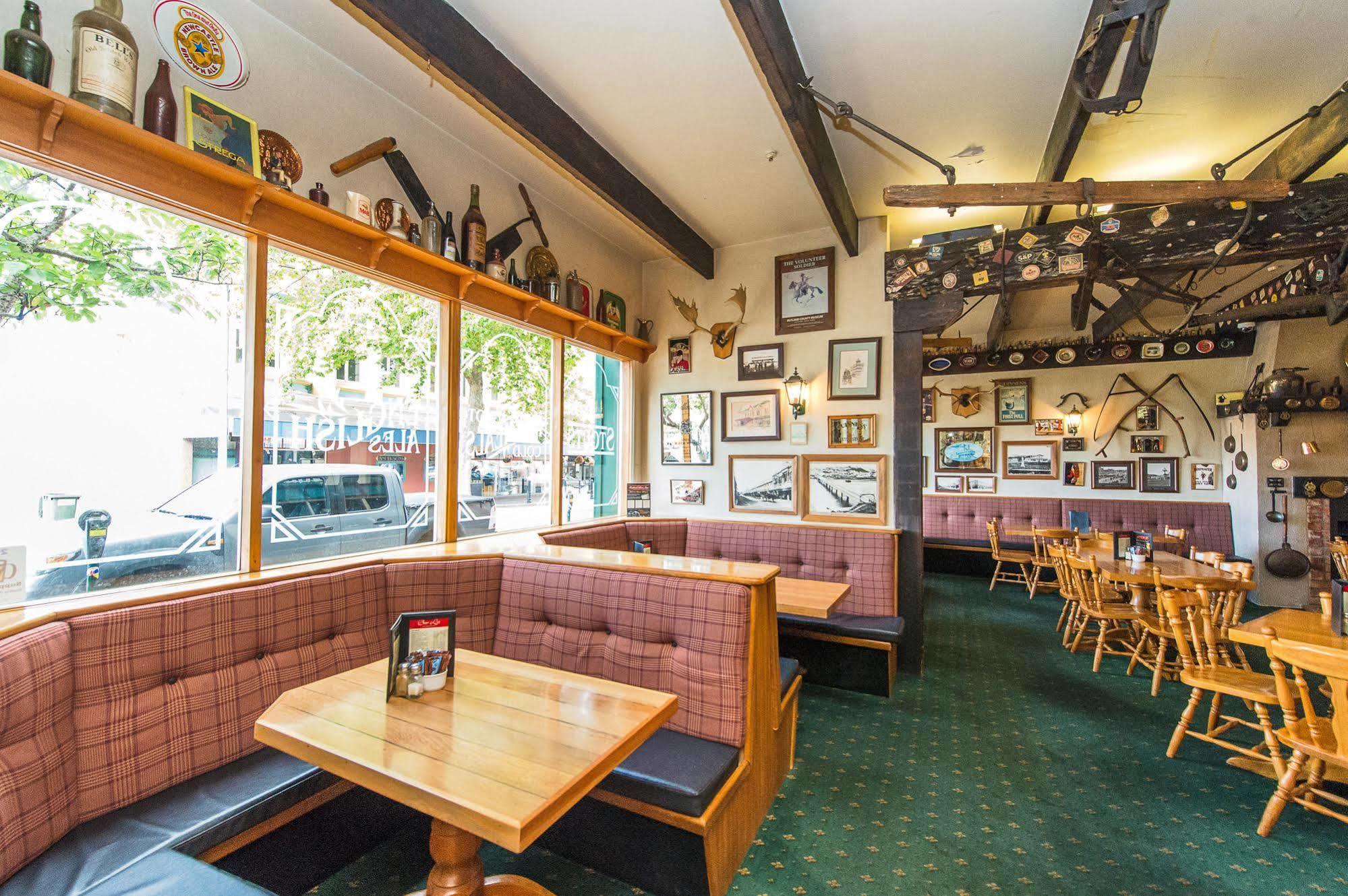 Rutland Arms Inn Уонгануи Экстерьер фото